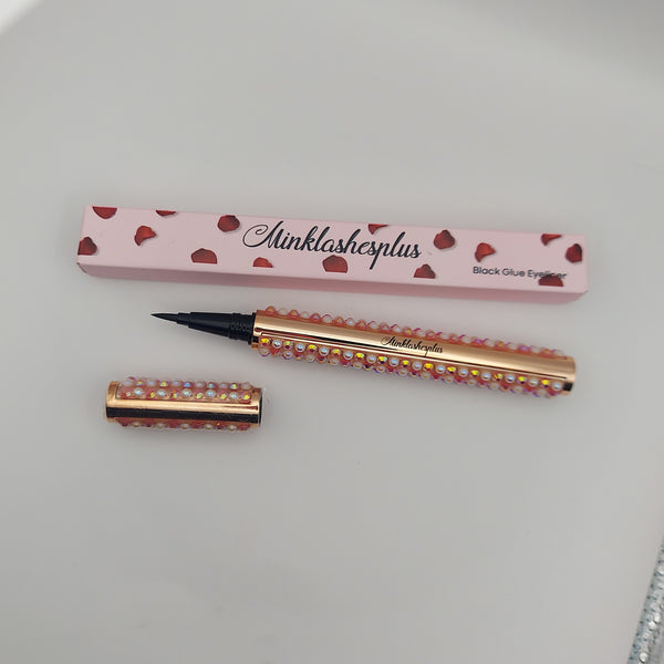 Eyeliner glue pen