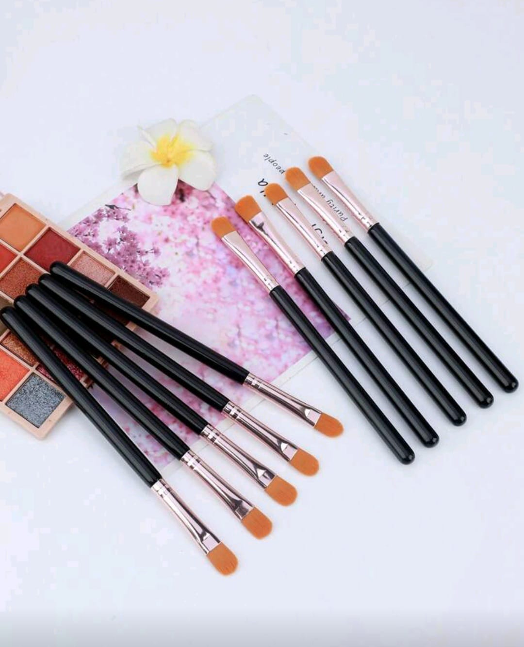 Flat brush