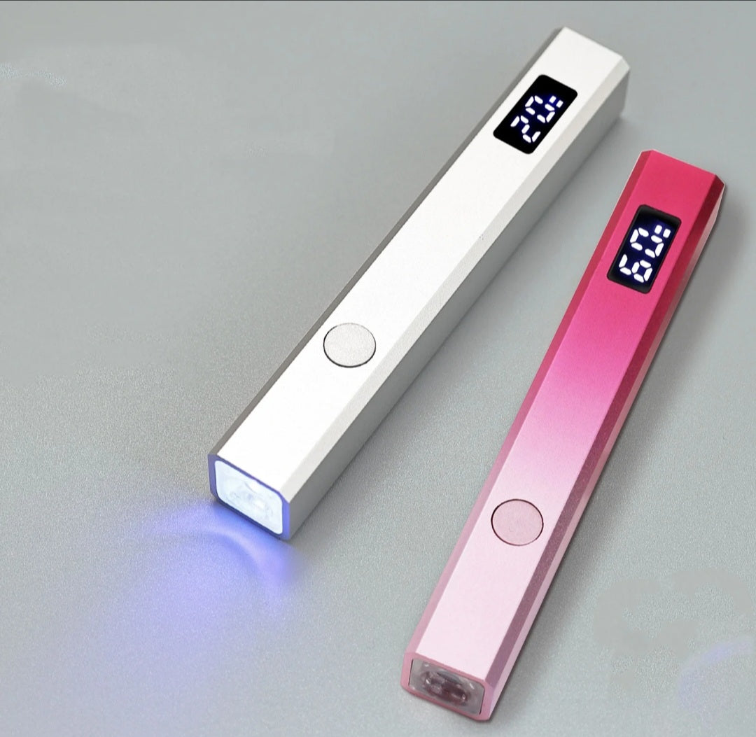 Rechargeable portable flash curing lamp