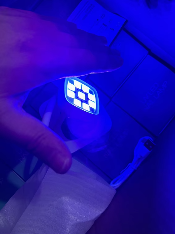 Flash curing rechargeable UV/LED nail lamp