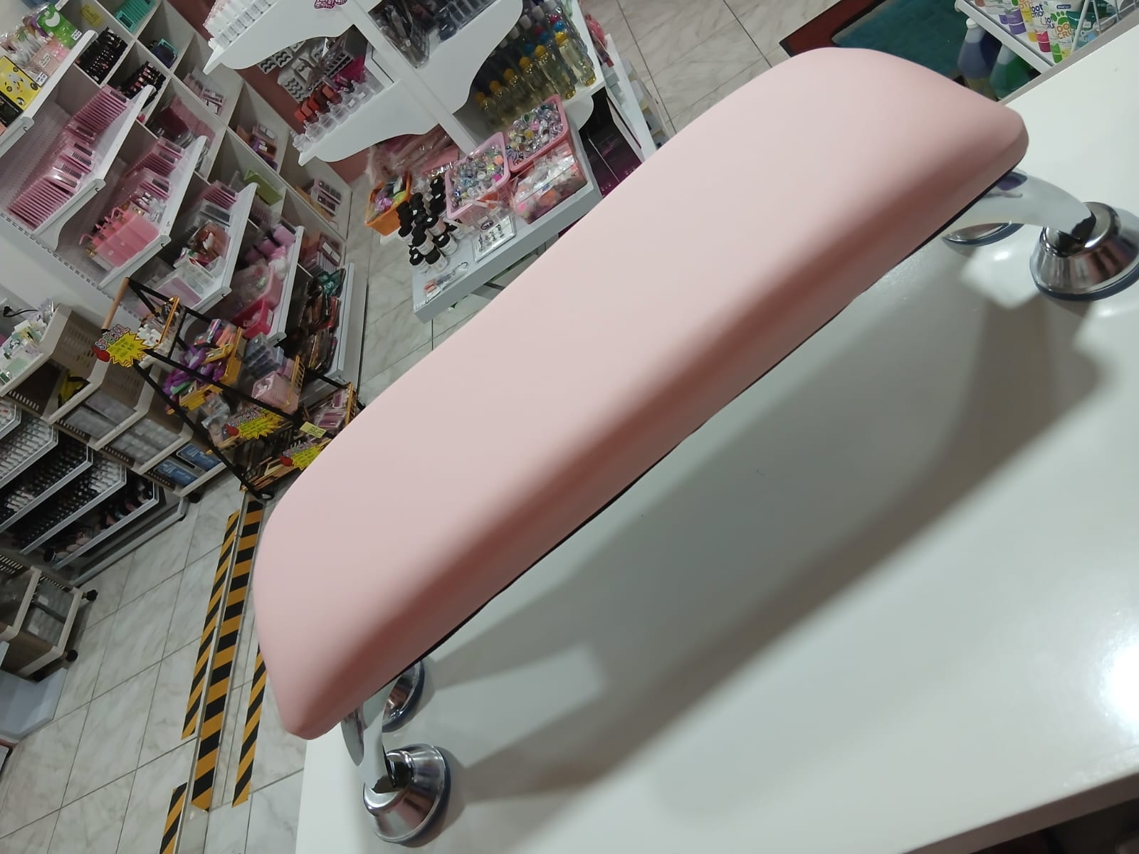 Nail hand rest