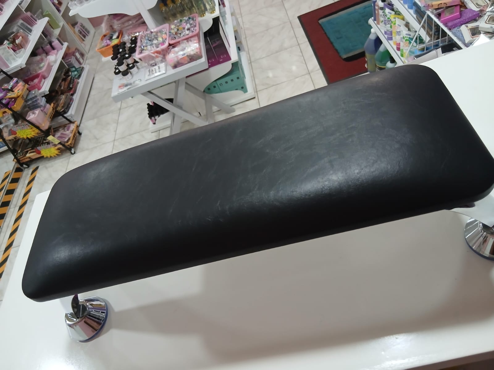 Nail hand rest