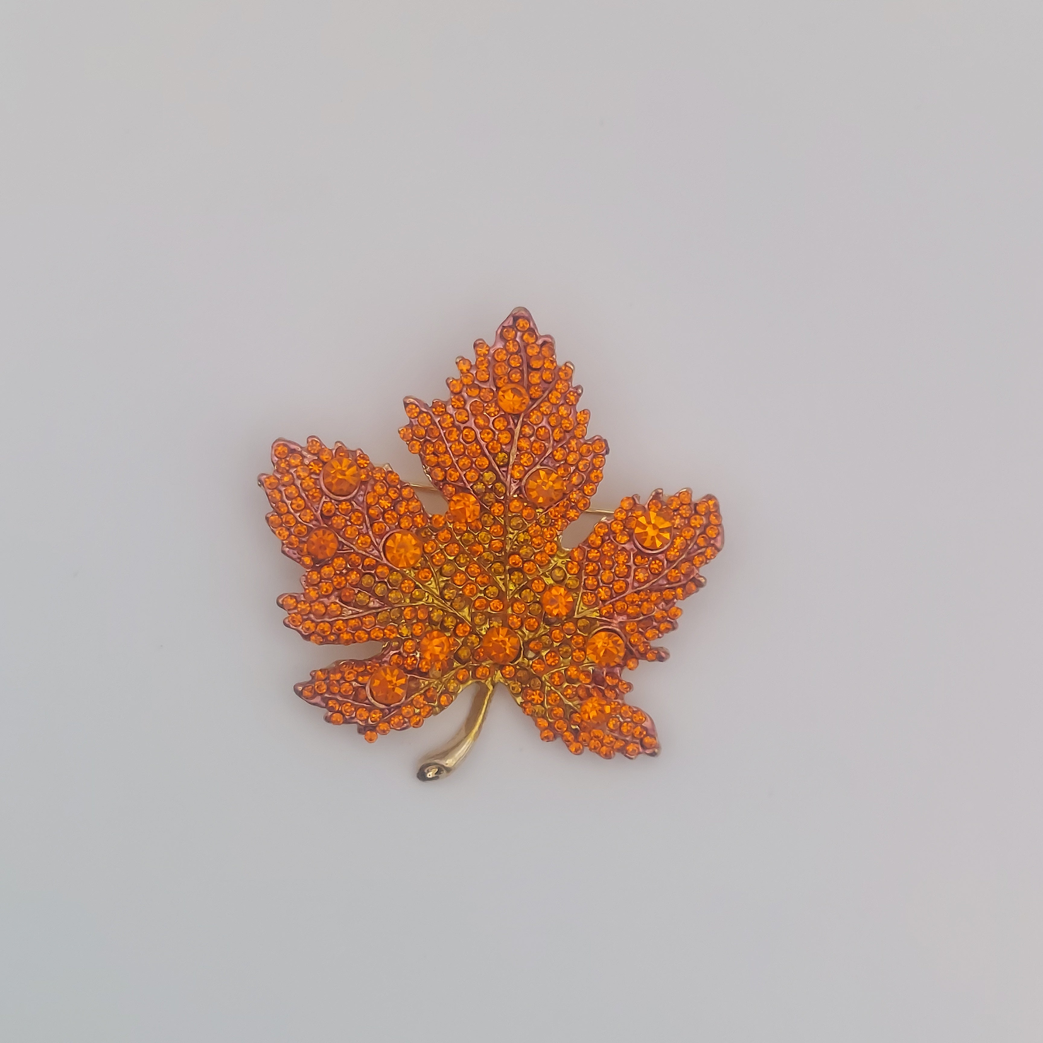 Red clover brooch