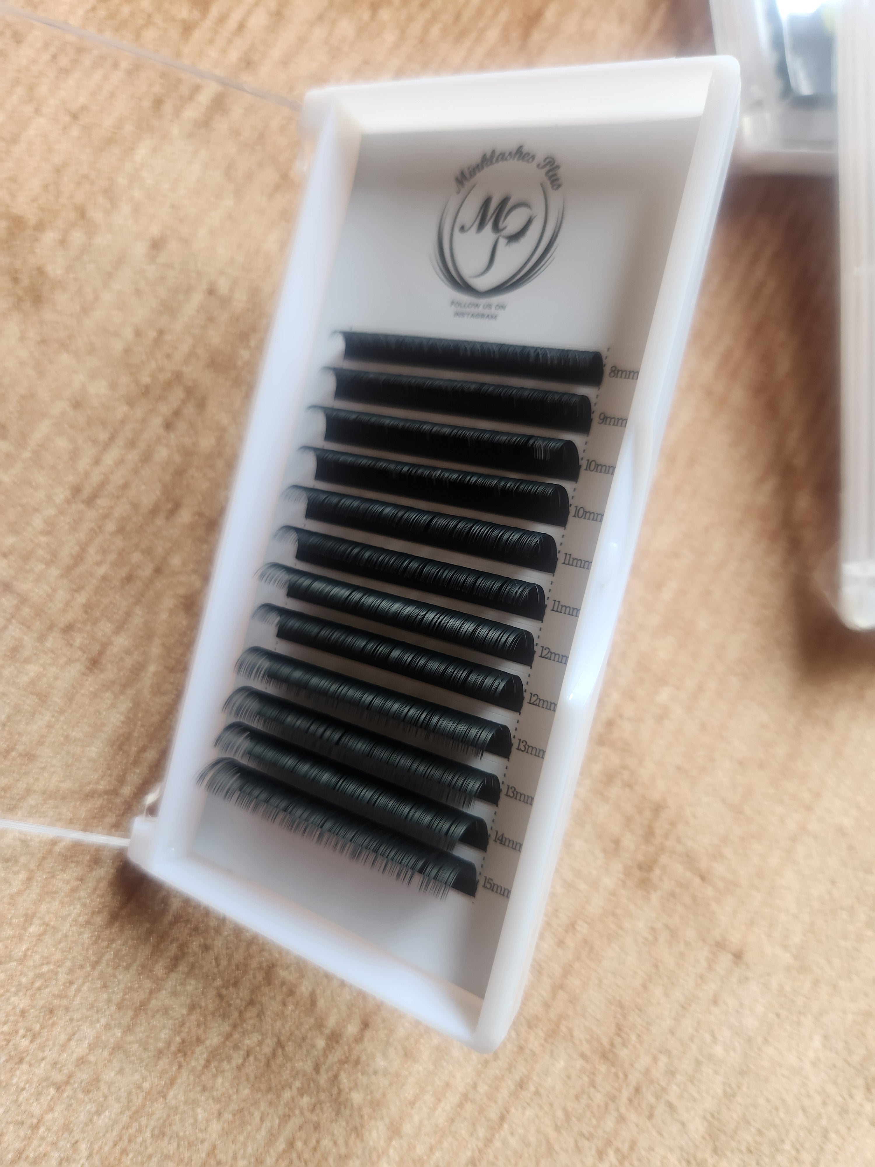 Classic lash/ volume lash